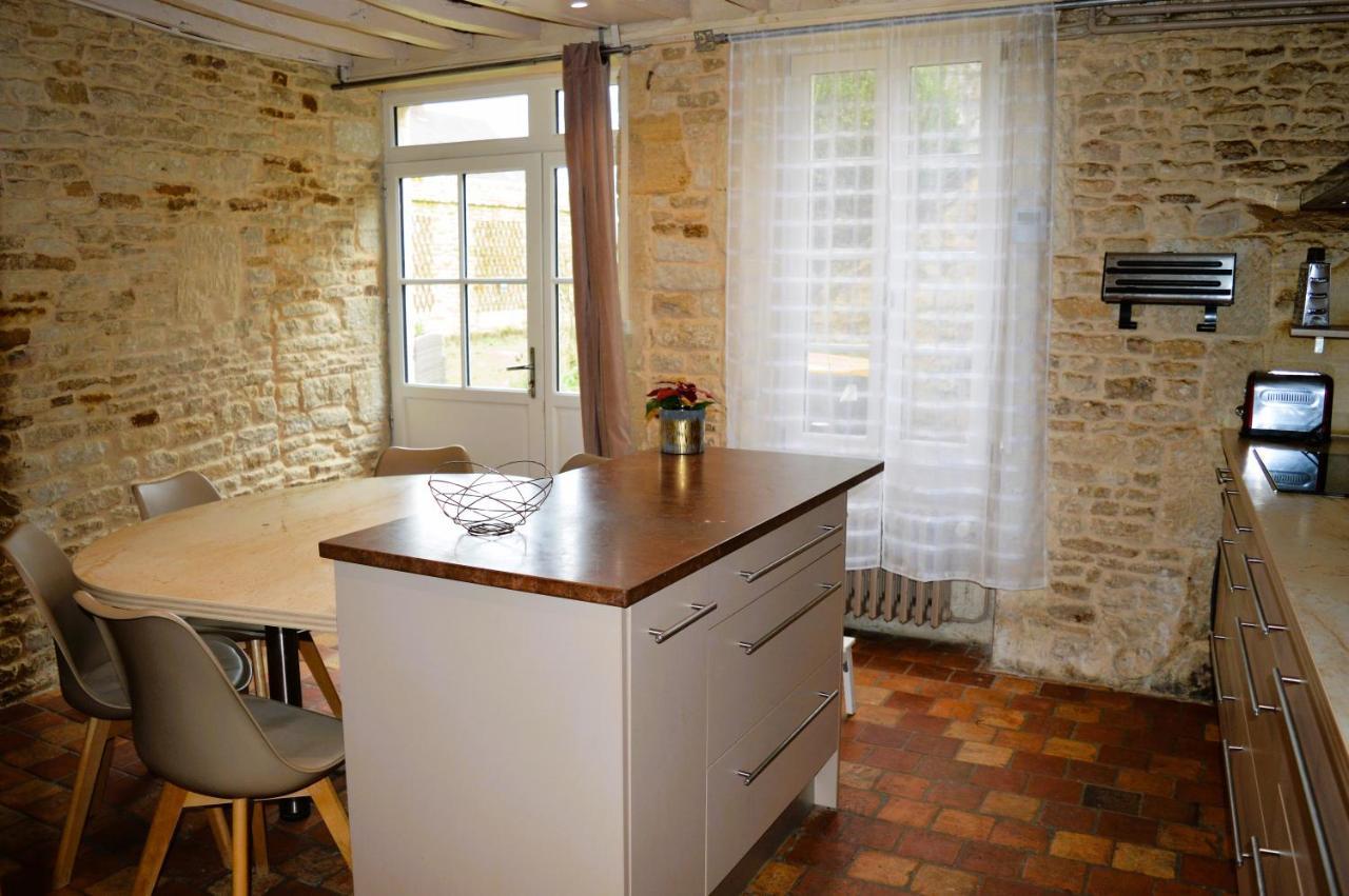 L'Auberge Du Lavoir, Maison En Pierres Avec Jardin Cairon Exterior foto